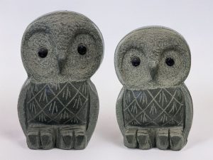 フクロウの夫婦モニュメント